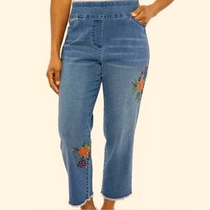 Alfred Dunner Jean Capris, Sz. 6P, Pull On, Embroidered Flowers, Front Pockets